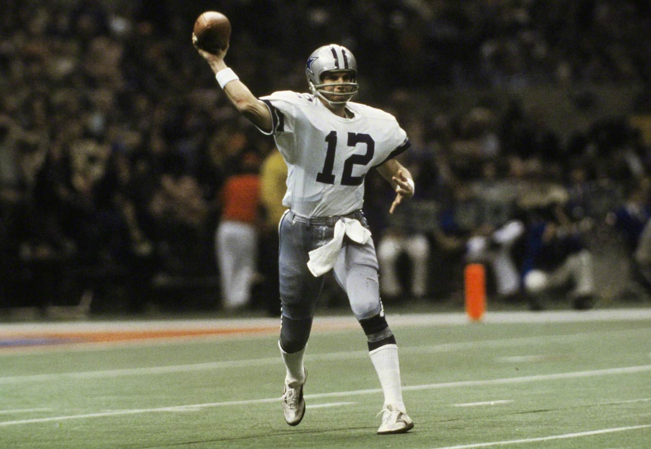 16 Jan 1978 --- Dallas Cowboys' Roger Staubach throwing the football during Super Bowl game against the Denver Broncos in New Orleans. --- Image by © Bettmann/CORBIS