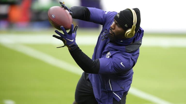 #DALvsBAL: Will Dez Bryant Take Flight or Have his Ravens Wings Clipped? 1