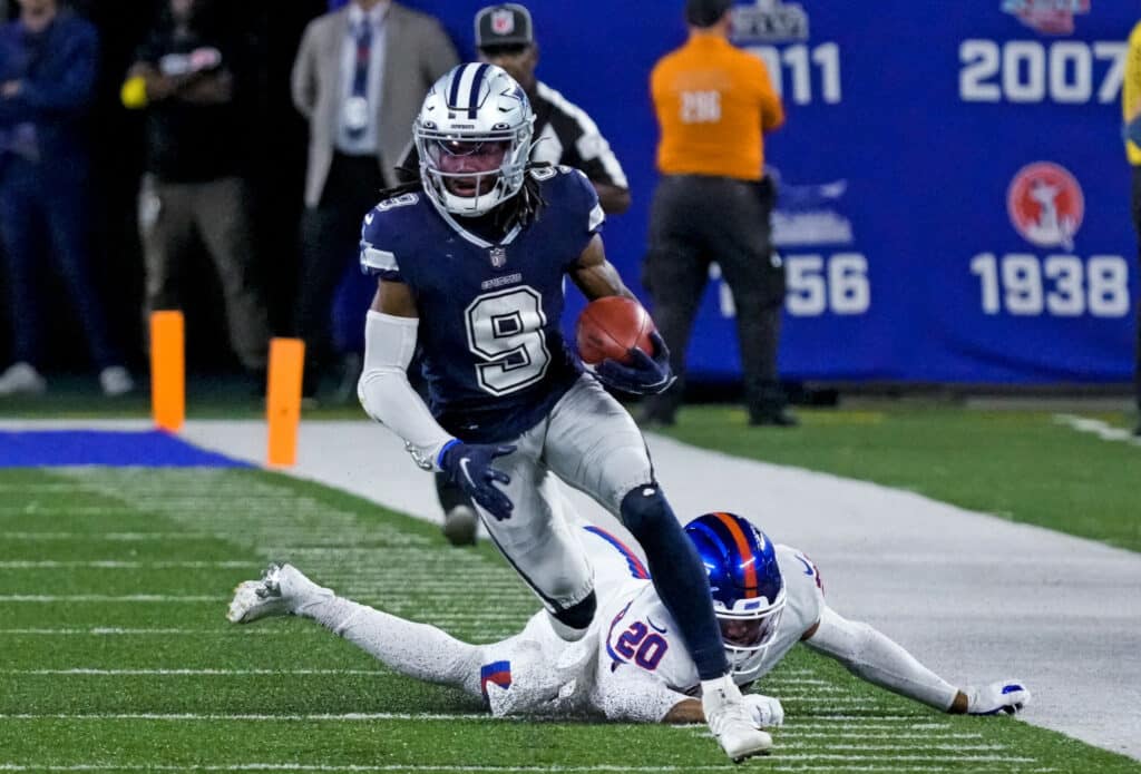 Sep 26, 2022; East Rutherford, NJ, USA; Dallas Cowboys wide receiver KaVontae Turpin (9) returns a punt past New York Giants safety Julian Love (20) during the second half at MetLife Stadium. Mandatory Credit: Robert Deutsch-USA TODAY Sports