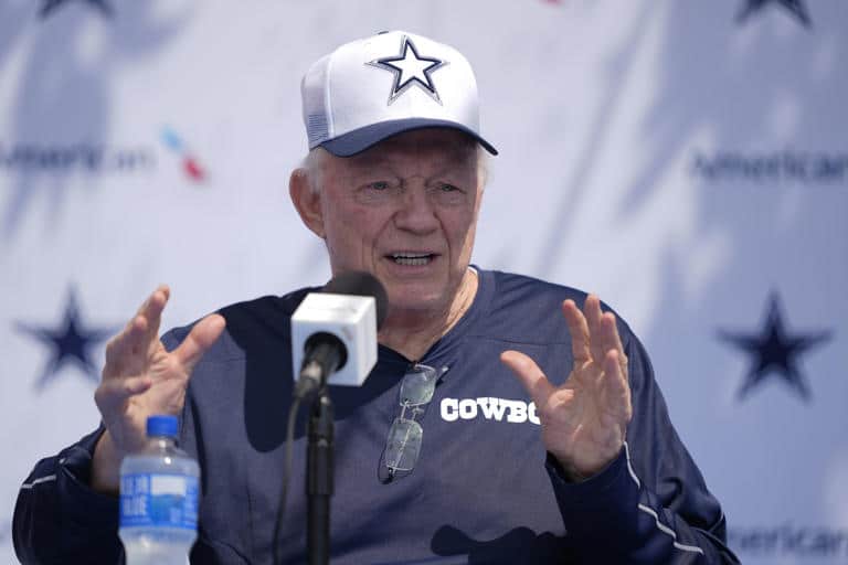 Still all-in, Jerry Jones arrives at Cowboys' camp